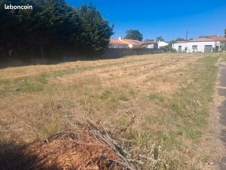 terrain les sorinieres 530m2