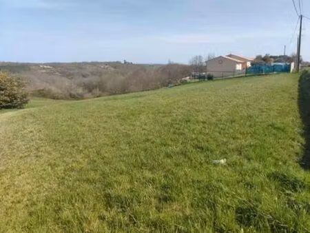 terrain constructible 2396 m² - secteur mathaly - proche moissac