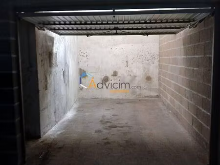 parking/box 15 m² orleans