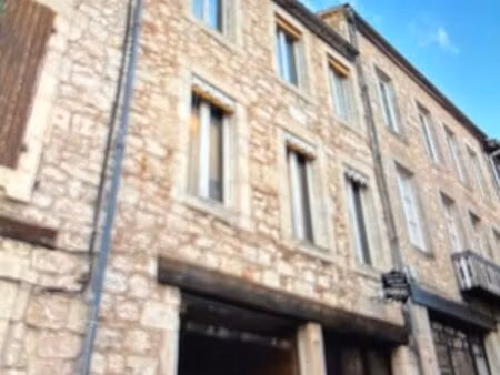 vente d'une maison de caractère avec local commercial