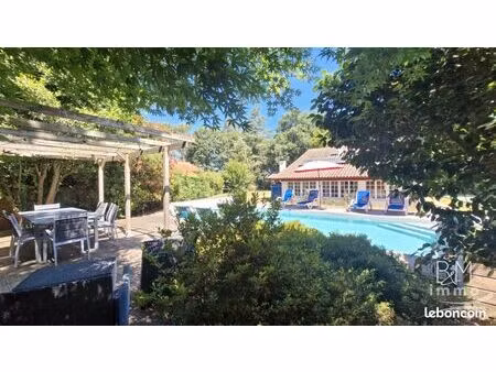 propriété 7 pièces 148 m²