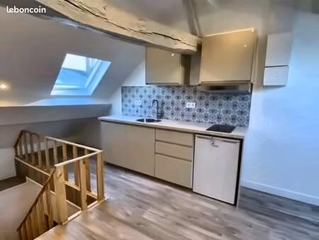très beau t2 sous comble environ 40 m2