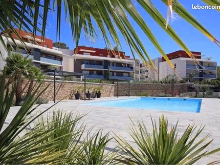 grand t2 avec jardin et parking