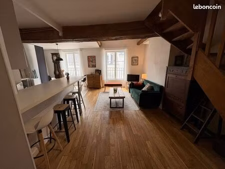 a louer meublé 92m2 appartement plein centre 3 chambres