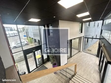 local bureaux 600 m²