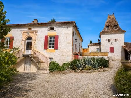 maison de charme et son pigeonnier aménagé (+ dépendances et terrain)