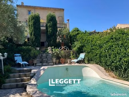 maison 8 pièces 302 m²