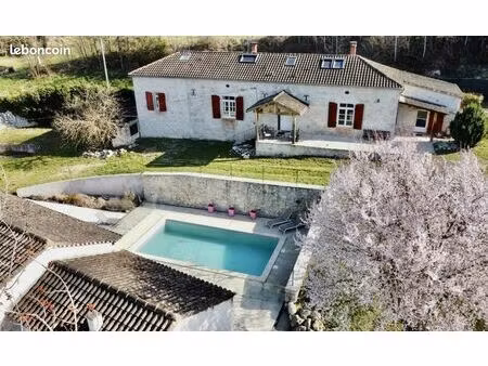 maison avec dépendances rénovées et piscine + terrain