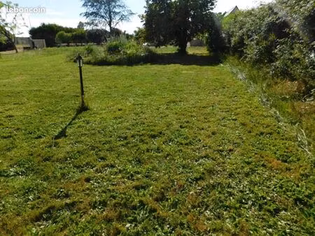 terrain 568 m² querre