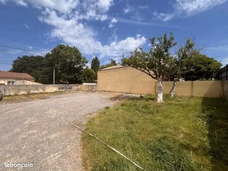 terrain 210 m² saint michel chef chef