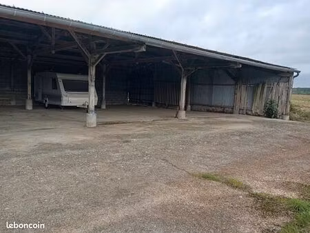 hangar pour hivernage