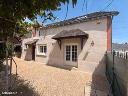 maison de charme 119 m² habitables – potentiel 144 m² – cour – dépendance – centre vineuil