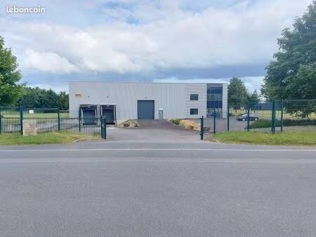 local commercial 2506 m² tinténiac