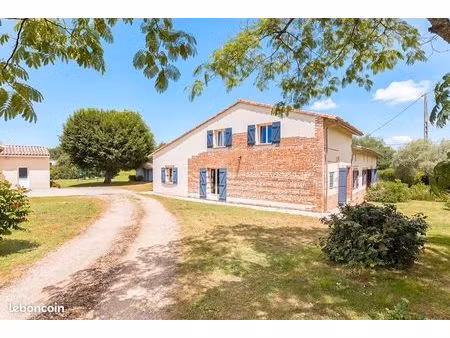 maison 10 pièces 233 m²