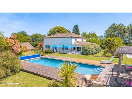 maison 7 pièces 440 m²