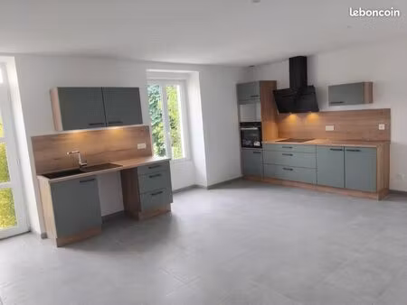 maison rénovée de 170 m² avec garage de 50 m²  cave et terrain de 700 m²