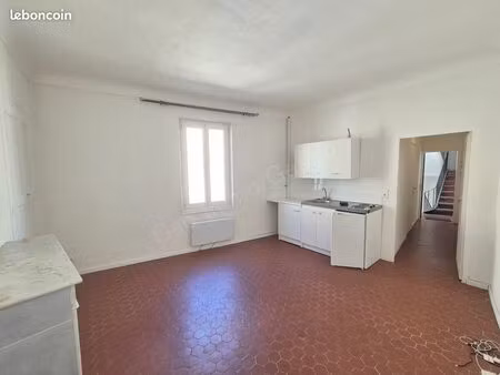 studio apt