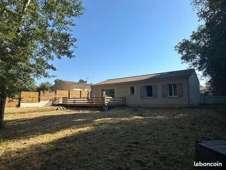maison 5 pièces 4 chambres – 13 500 m² terrain piscinable – pac – romagne – 256 000