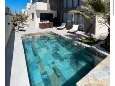 villa d’architecte 150 m2 avec piscine et cascade