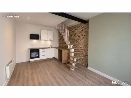 maison duplex 35 m² avec jardin partagé et dépendances