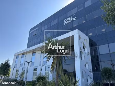 bureaux 330 m²