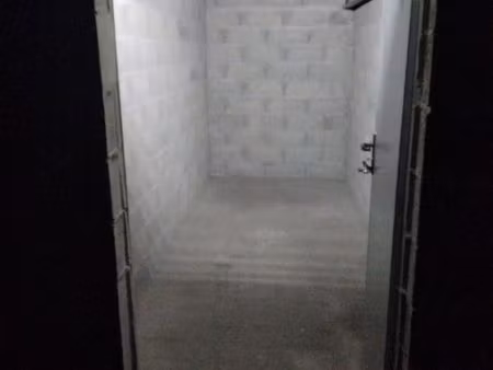 box de stockage ou garde meuble de grande capacité pour stockage longue durée ou désencomb