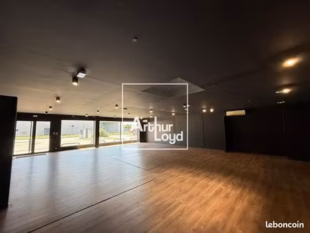local commercial 450 m²