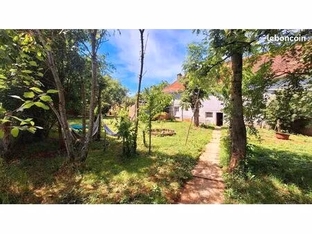 maison individuelle 86 m² sur 1 100 m² de terrain – jardin arboré