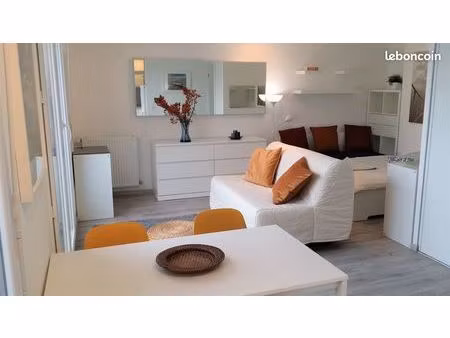 studio meublé avec vue sur la seine à côté du rer