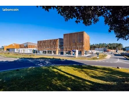bureau / cabinet 27 m² neuf – tout compris – salle d’attente et salle de réunion – 650