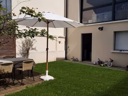 maison de ville avec jardin et cours