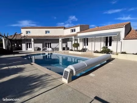 villa 8 pièces 238 m²