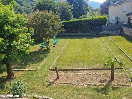 lancey – maison rénovée 200 m² avec appartement indépendant sur terrain de 1 100 m²