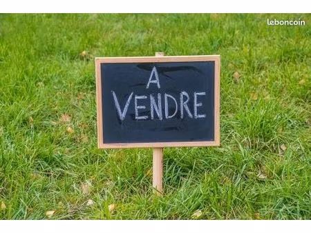 terrain 390 m² salency