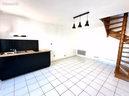 location - appartement/maison de ville 38m2