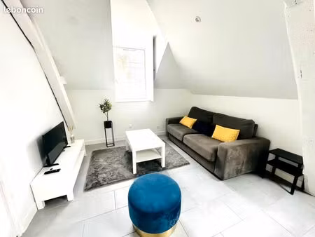 location - appartement hyper-centre laval