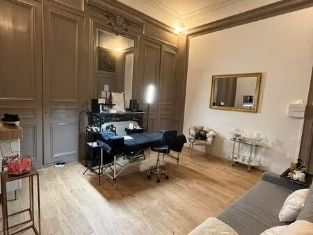 cabinet de caractère pour activité de soin / accompagnement / bien être