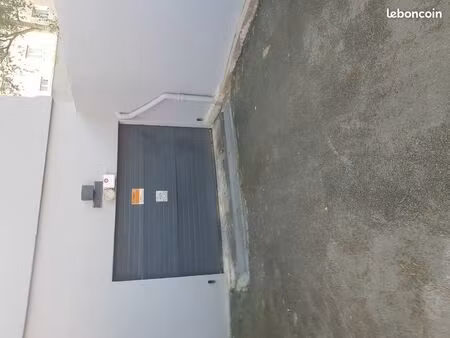 garage/box loos