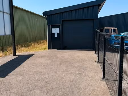 local d'activité ou commercial 75 m² refait à neuf