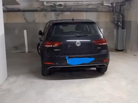 loue place parking