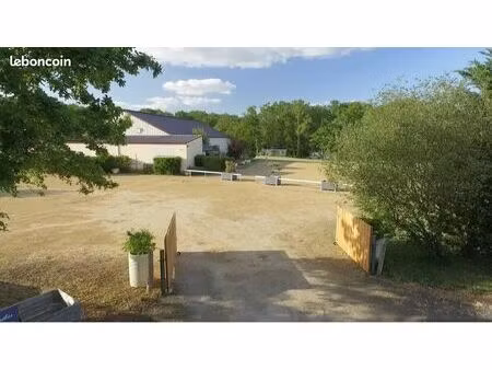 propriété 720 m² ecuille