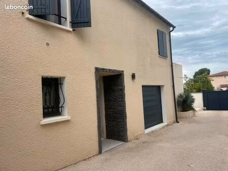 grande maison 280 m avec piscine sur 1130 m de terrain