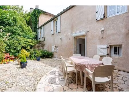 maison 10 pièces 355 m²