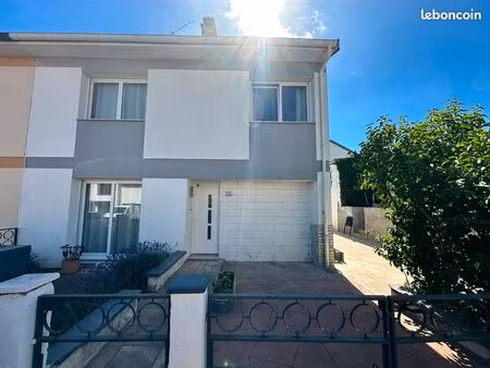 maison rénovée au calme avec jardin  grande terrasse et garage