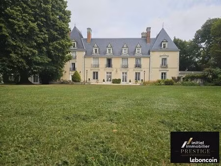 chateau 20 pièces 900 m²