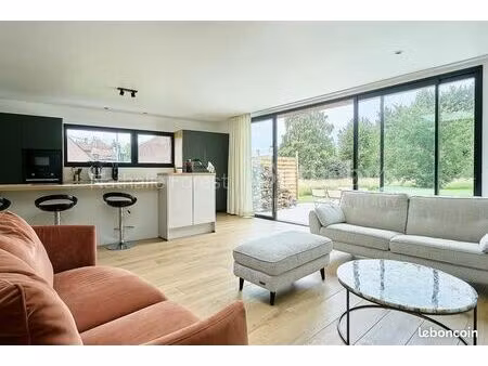 maison 8 pièces 220 m²
