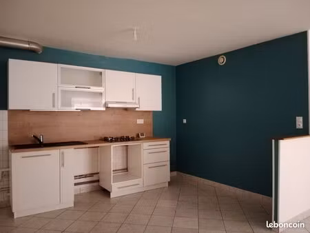 appartement f3 refait à neuf