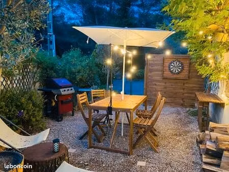 location studio meublé - terrasse et parking (proximité aix en provence)