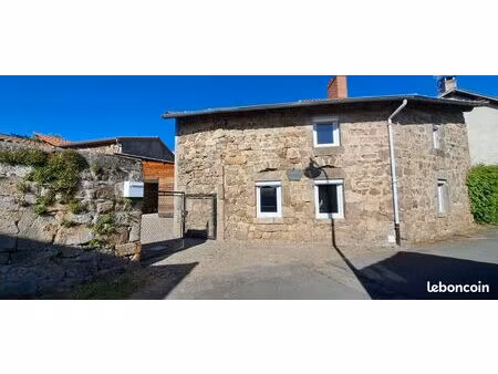 maison intégralement rénovée de 70 m² + garage de 40 m² + cours de 100 m²
