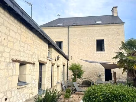 ? maison de caractère en tuffeau – 220 m² – 5 chambres – 2 salles de bains